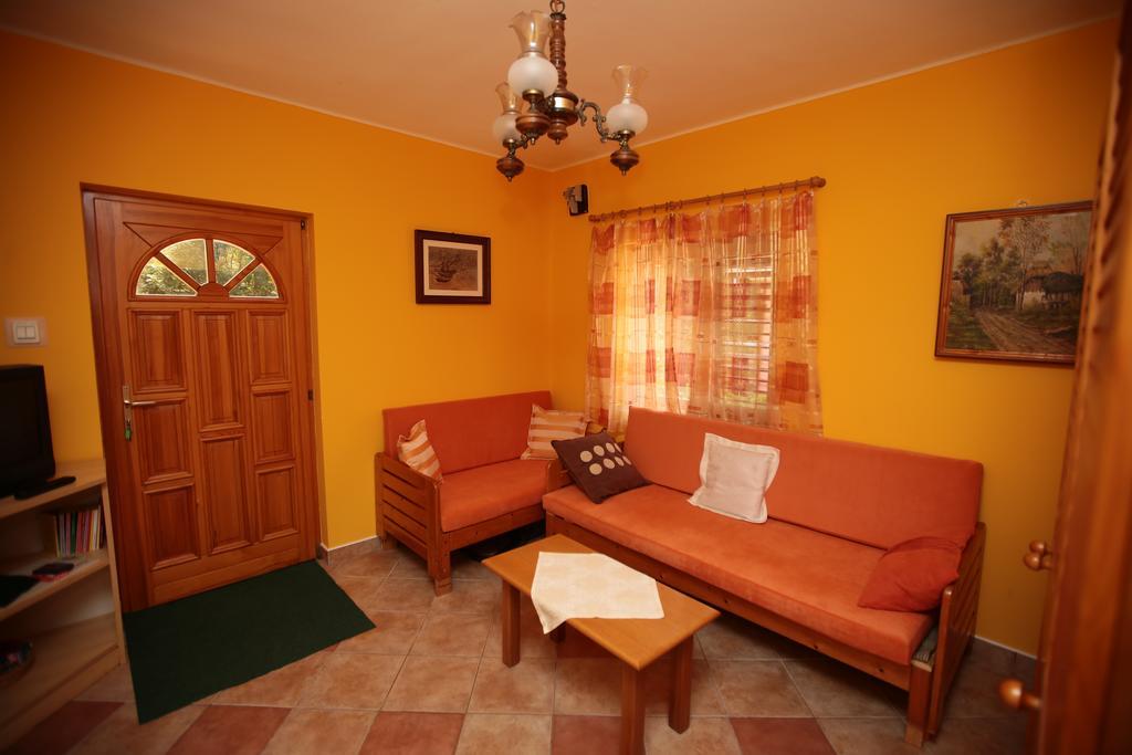 Lonci Apartman Zalakaros Exterior foto